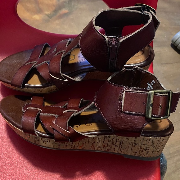 Kenneth Cole Reaction girl sandal - Picture 2 of 6